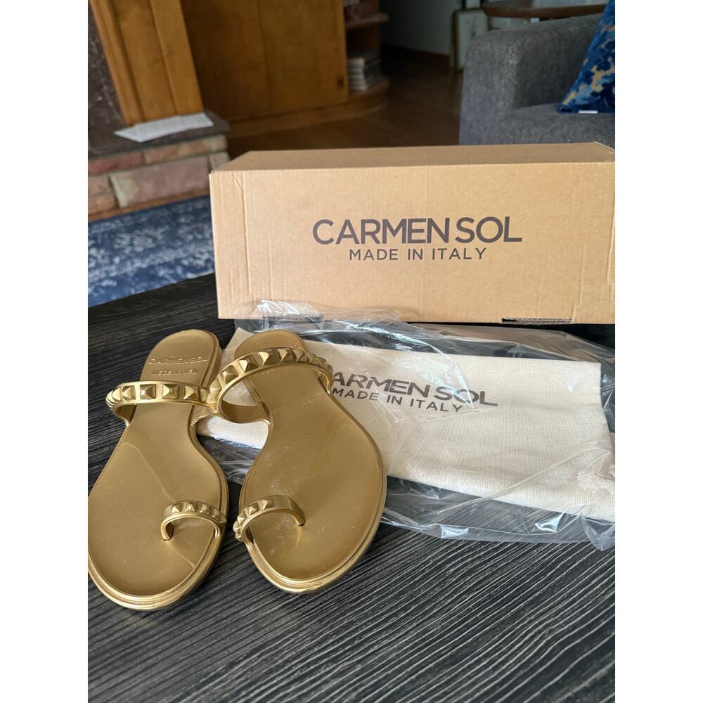 NIB Carmen Sol Maria Gold Flat Jelly Sandals Sz. 5